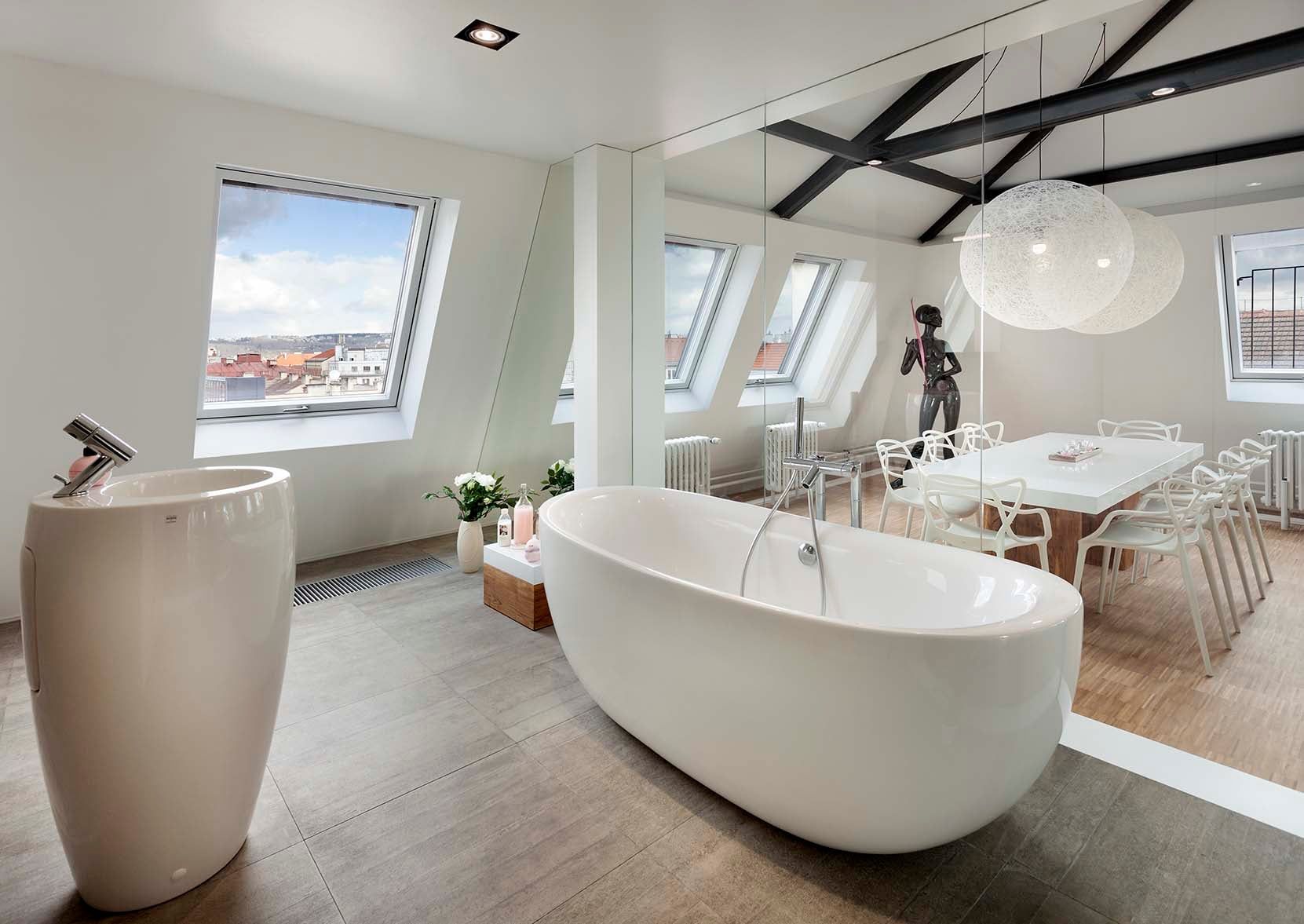 Podkrovní byt Praha - 4